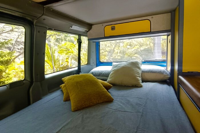 Interior de una furgoneta camper equipada en La Gomera