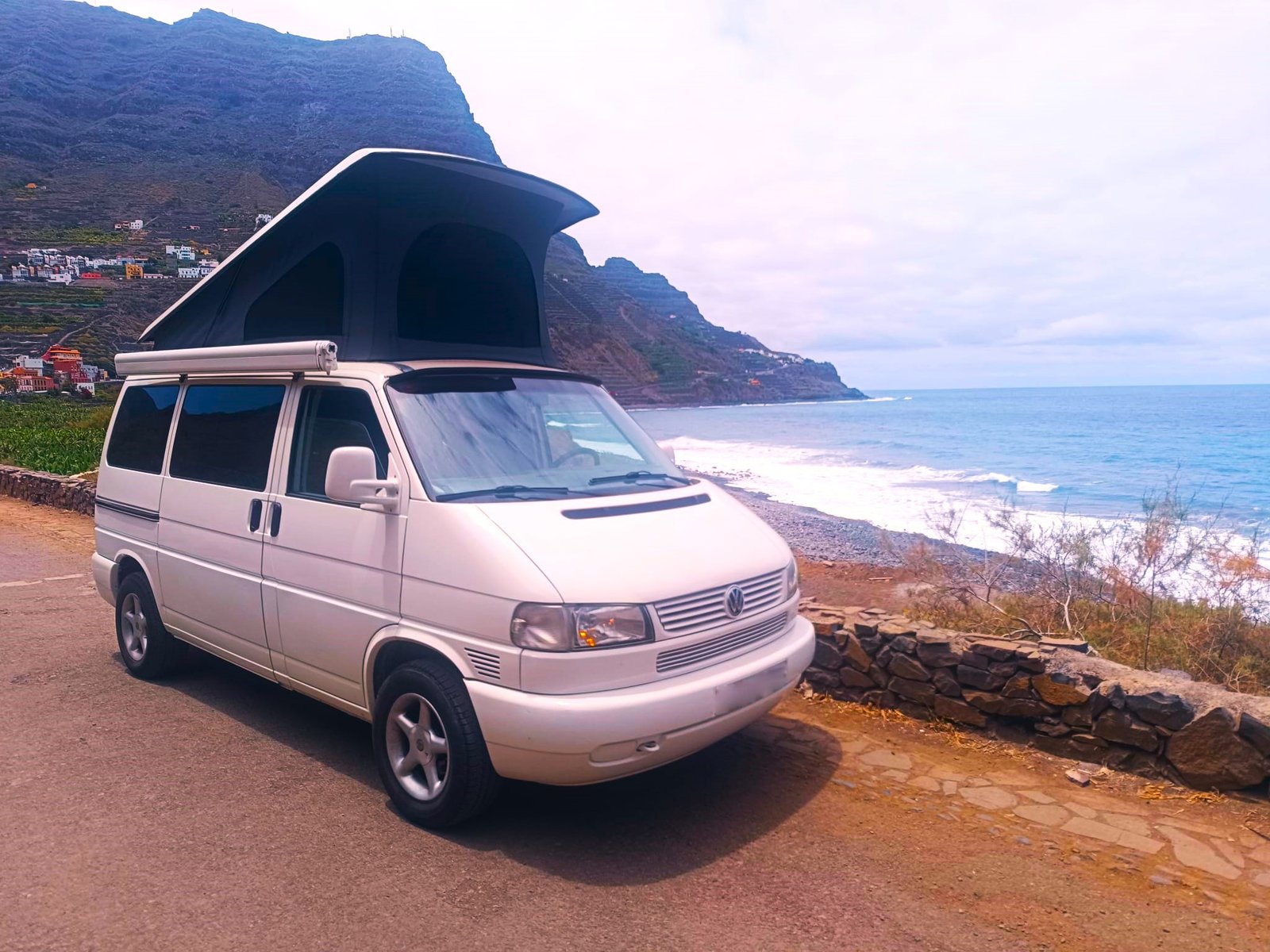 Furgoneta camper en La Gomera